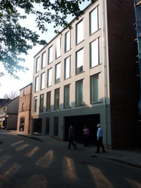 Central, modern and peaceful, lovely Cathedral views, two-bed apartment with 40